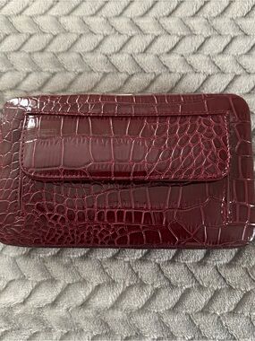 Croc-Embossed Patent Wristlet Clutch in Burgundy